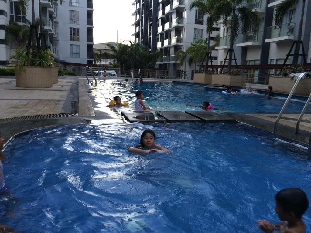 One Palm Tree Villa Cc9N Manila Exterior foto